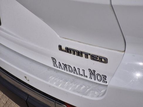 Used 2023 Jeep Grand Cherokee Limited image 9