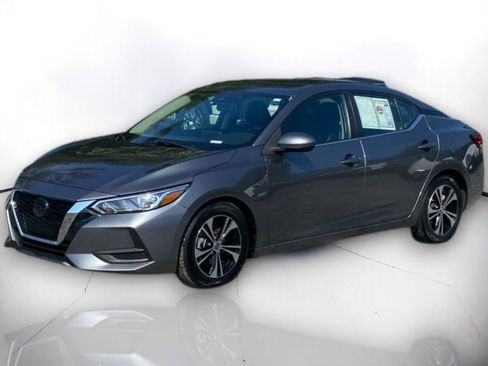 Used 2022 Nissan Sentra SV image 2