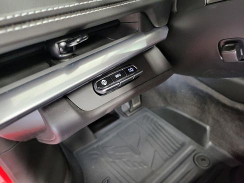 Used 2024 Chevrolet Corvette Stingray Premium Conv w/ Z51 Performance Package image 23