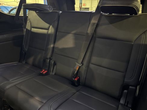 Used 2022 GMC Yukon XL SLT w/ SLT Luxury Package image 43