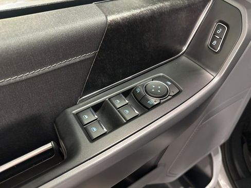 Used 2023 Ford F150 Lightning XLT image 10