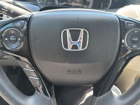 Used 2017 Honda Accord LX image 19
