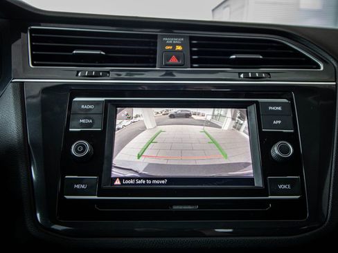 Certified 2021 Volkswagen Tiguan S image 40