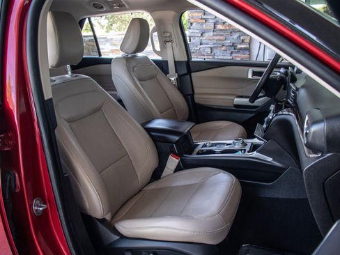 Used 2023 Ford Explorer Limited image 19