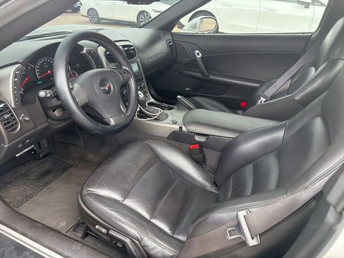 Used 2007 Chevrolet Corvette Coupe w/ Preferred Equipment Group RWD image 9