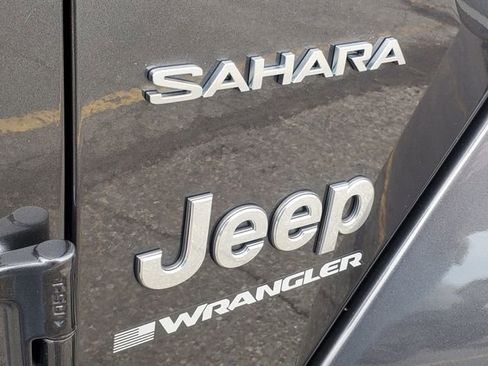 Used 2024 Jeep Wrangler Unlimited Sahara AWD/4WD image 6