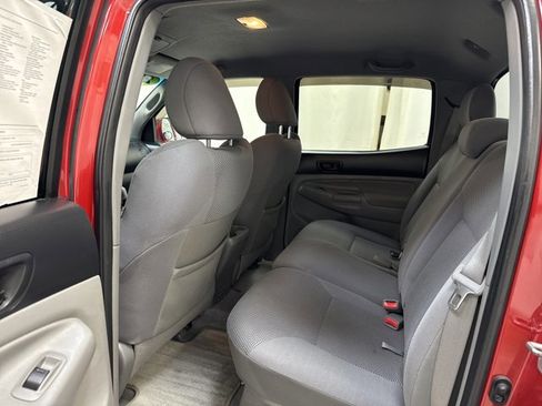 Used 2010 Toyota Tacoma Base image 14