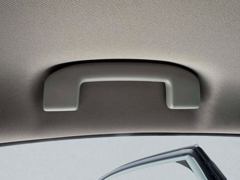 Used 2023 Nissan Altima 2.5 SL FWD image 31