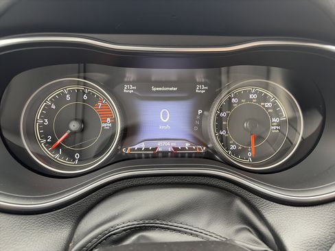 Used 2019 Jeep Cherokee Trailhawk w/ Cold Weather Group AWD/4WD image 2