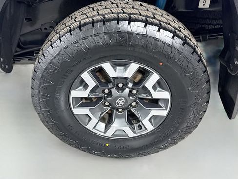 Certified 2021 Toyota Tacoma TRD Off-Road w/ Technology Package image 28