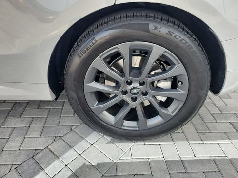 Used 2025 Land Rover Range Rover Sport Dynamic SE AWD/4WD image 14