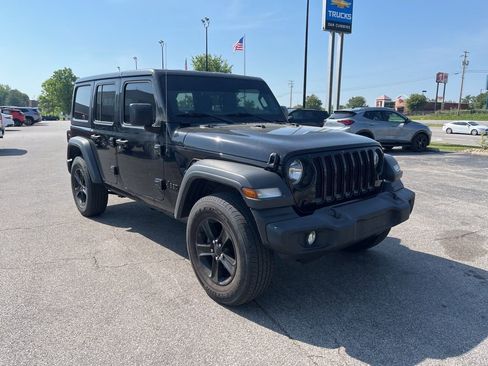 Used 2023 Jeep Wrangler Unlimited Sport AWD/4WD image 2