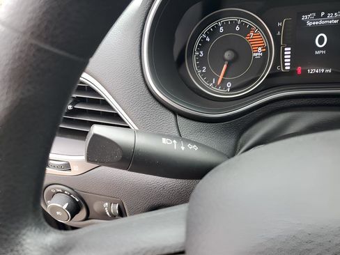 Used 2019 Jeep Cherokee Latitude w/ Popular Appearance Group image 34