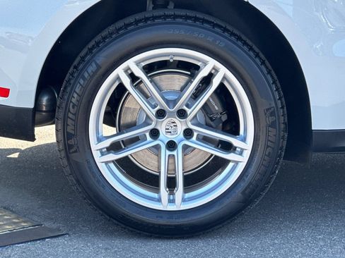 Certified 2026 Porsche Macan AWD/4WD image 43