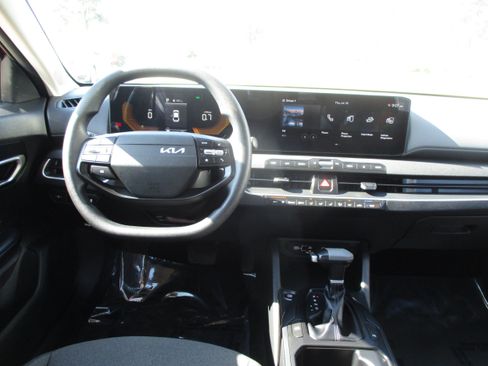 Used 2025 Kia K4 FWD image 14