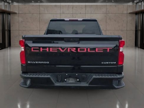 Used 2020 Chevrolet Silverado 1500 Custom w/ Custom Value Package AWD/4WD image 8