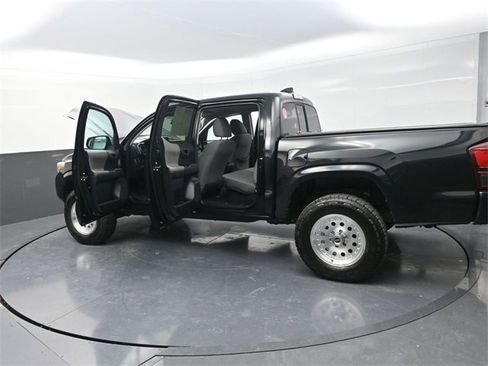 Used 2020 Toyota Tacoma 4x4 Double Cab image 29