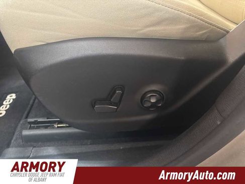 Used 2016 Jeep Cherokee Latitude w/ Comfort/Convenience Group image 13