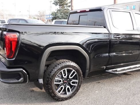 Used 2024 GMC Sierra 1500 AT4 w/ AT4 Premium Package image 10