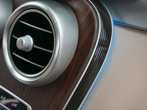 Used 2022 Mercedes-Benz GLC 300 4MATIC image 29