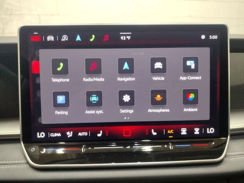 Used 2025 Volkswagen Tiguan SE FWD image 27