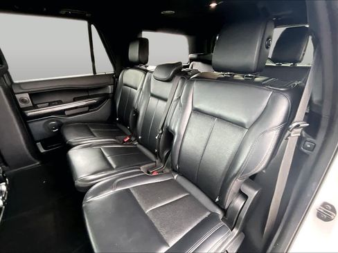 Used 2019 Ford Expedition XLT w/ Equipment Group 202A AWD/4WD image 19
