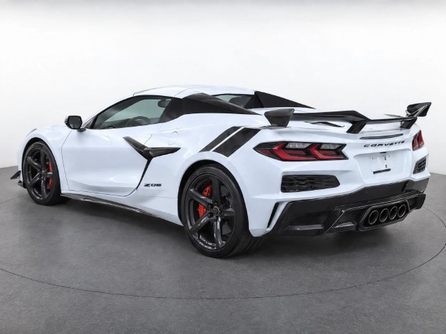 Used 2024 Chevrolet Corvette Z06 w/ Z07 Performance Package RWD image 4