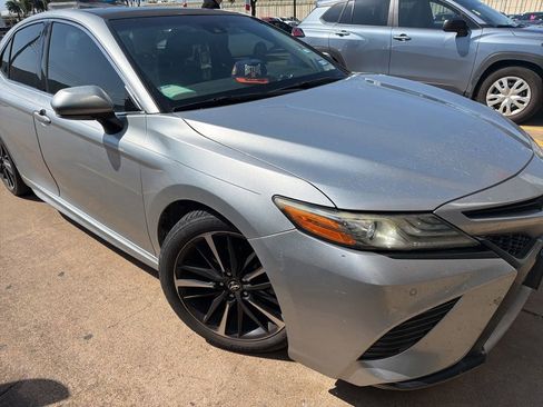 Used 2018 Toyota Camry XSE FWD image 3
