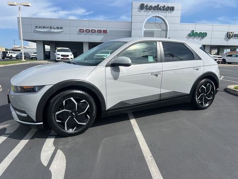 Used 2024 Hyundai Ioniq 5 SE RWD image 2