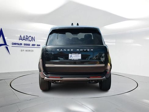 Used 2025 Land Rover Range Rover Long Wheelbase SE AWD/4WD image 3