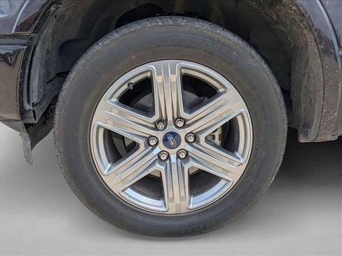 Used 2018 Ford F150 Lariat image 19