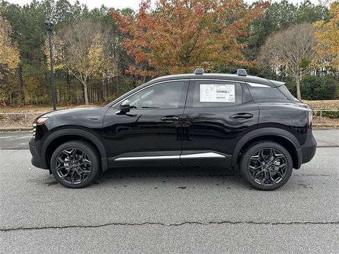 New 2026 Nissan Kicks SR image 5