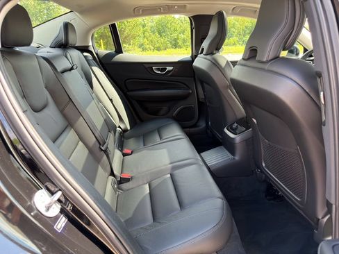 Used 2023 Volvo S60 T8 Plus AWD/4WD image 37
