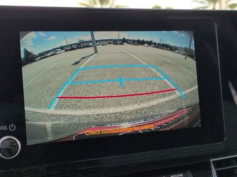 Certified 2025 Toyota Sienna LE FWD image 20