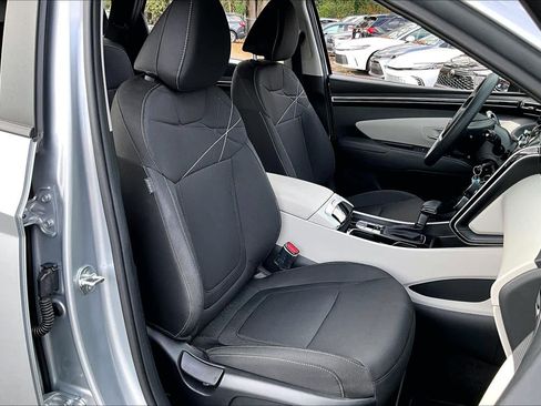 Used 2024 Hyundai Tucson SE image 8