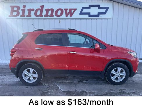 Used 2017 Chevrolet Trax LT w/ LT Convenience Package image 1