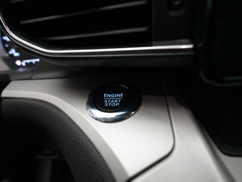 Used 2023 Ford Explorer XLT w/ Equipment Group 202A image 32