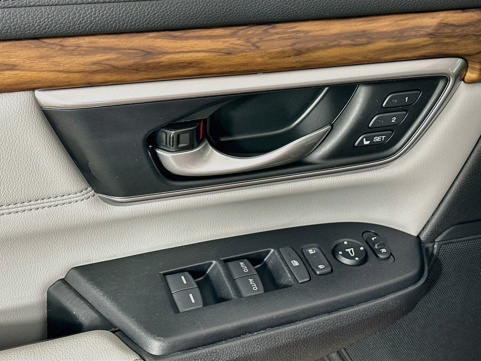 Used 2021 Honda CR-V Touring image 16