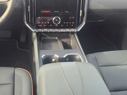 New 2026 GMC Acadia AT4 w/ Luxury Package AWD/4WD image 13