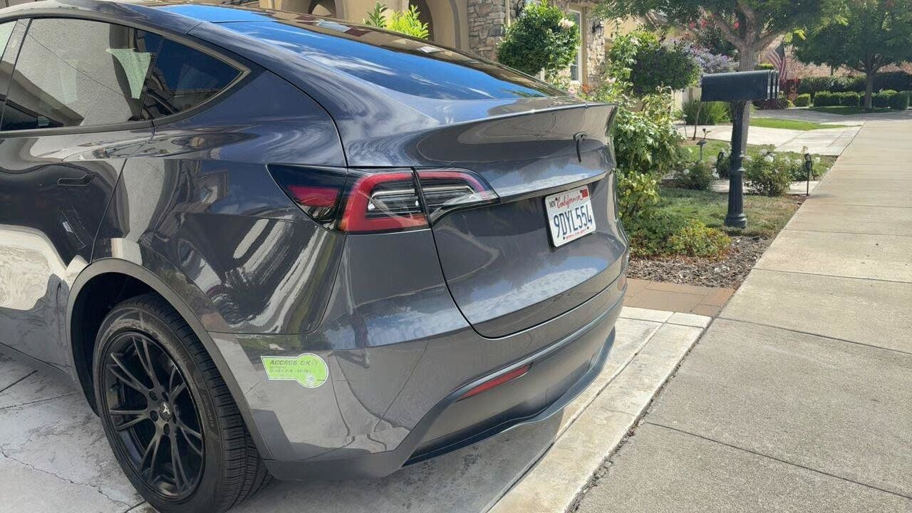 Used 2023 Tesla Model Y Long Range AWD/4WD image 4