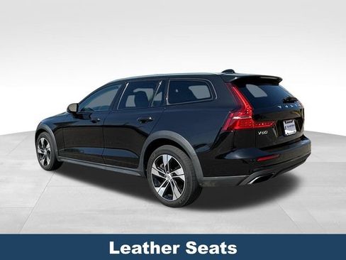 Used 2021 Volvo V60 T5 Cross Country AWD/4WD image 4