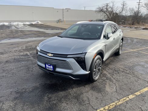Used 2024 Chevrolet Blazer EV LT image 2