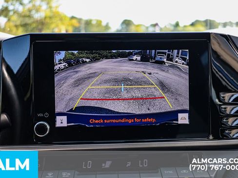 Used 2025 Toyota Camry SE image 37