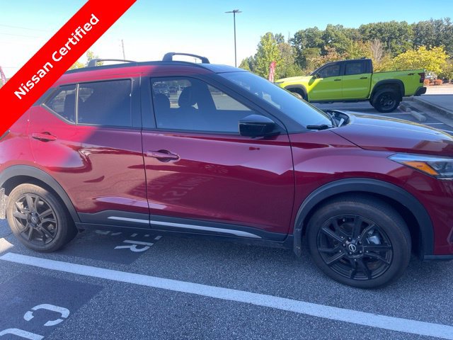 Used 2022 Nissan Kicks SR w/ Premium Package FWD image 2