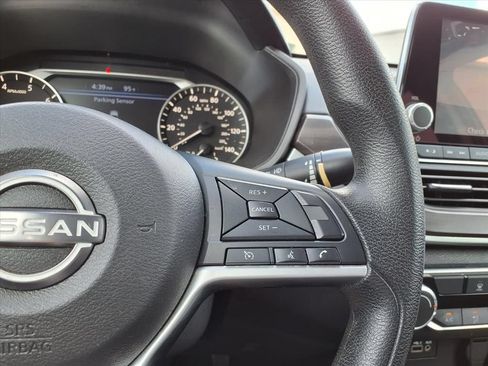 Used 2024 Nissan Altima 2.5 SV FWD image 26