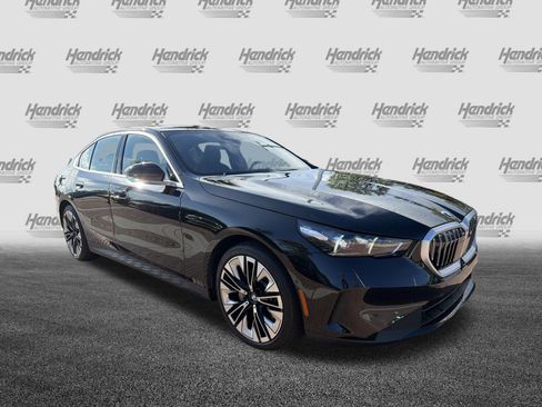 Certified 2026 BMW 530i RWD image 2
