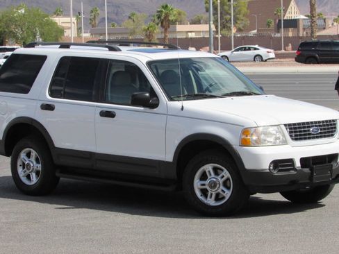Used 2003 Ford Explorer Sport XLT image 2