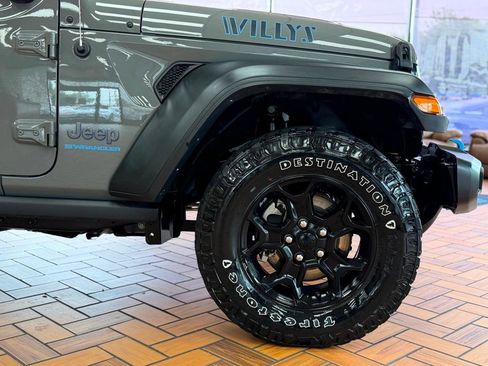 Used 2023 Jeep Wrangler Unlimited w/ Sun & Screen Package AWD/4WD image 11