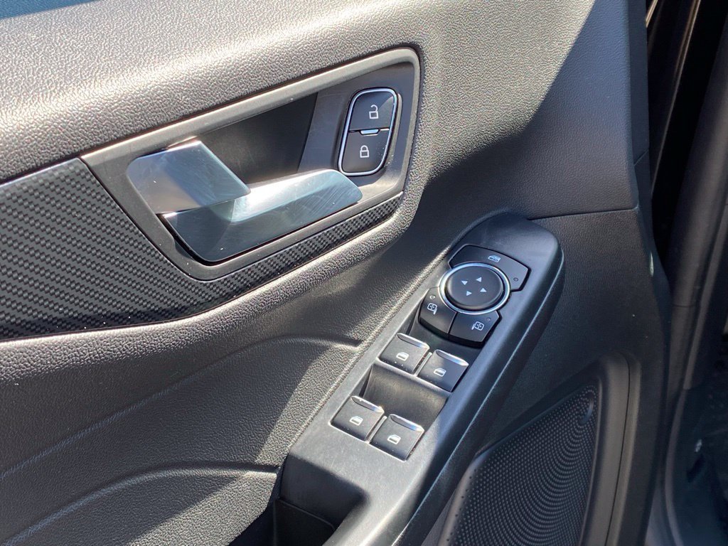 Used 2025 Ford Escape ST-Line FWD image 10