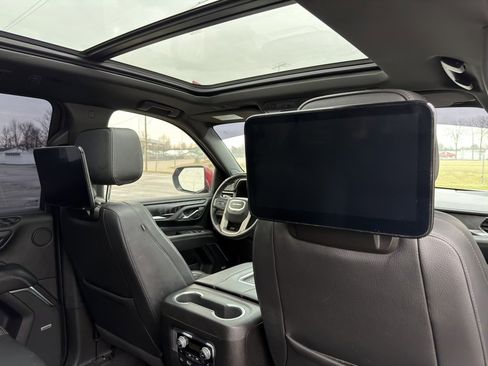 Used 2023 GMC Yukon XL Denali w/ Denali Reserve Package image 30